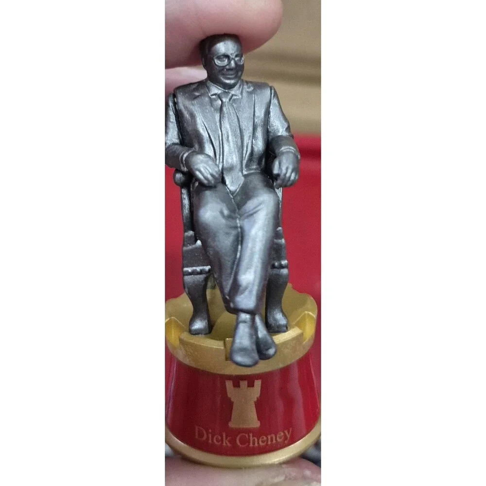 New BulbHead 2020 Battle For The White House Chess Set Republican Trump Pence